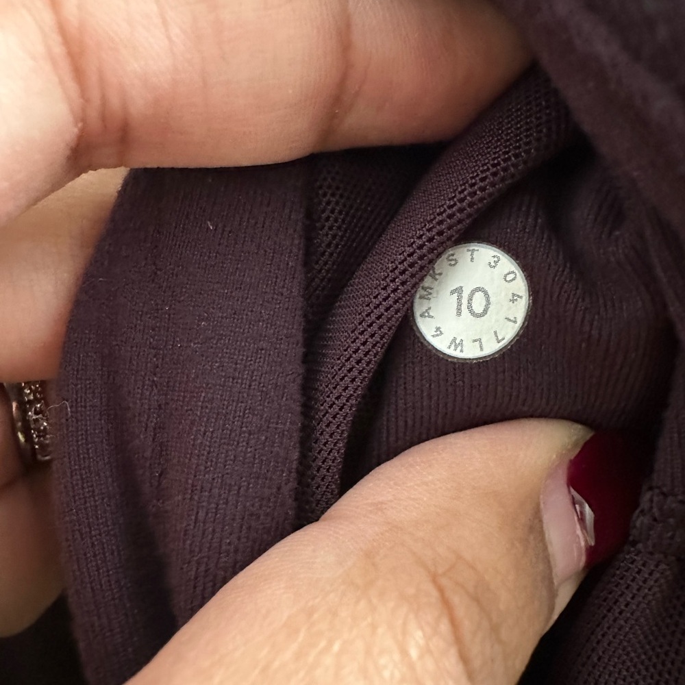 Lululemon Define Jacket Wing Mesh Black Cherry Size 10 - Picture 4 of 6